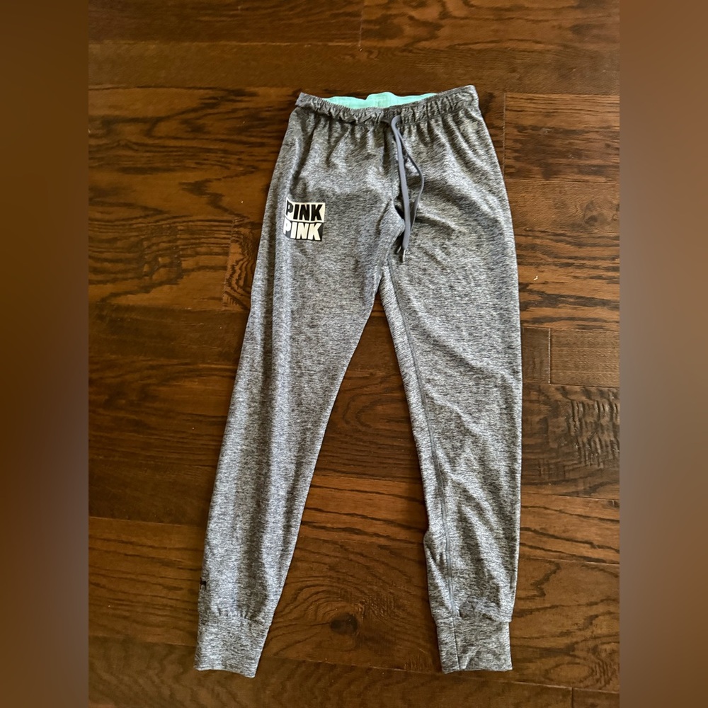 Vintage 2015 PINK Victoria's Secret women’s Heather gray Joggers S wht. Graphic